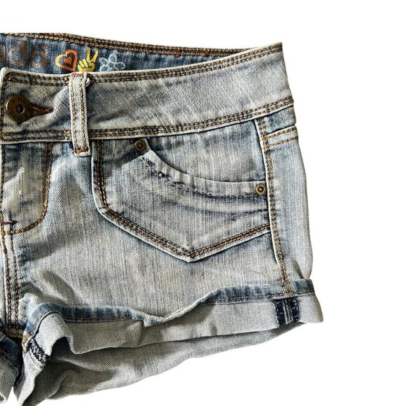 Vintage Mudd Y2K Light Wash Rolled Cuff Shorts 11 - Picture 2 of 5